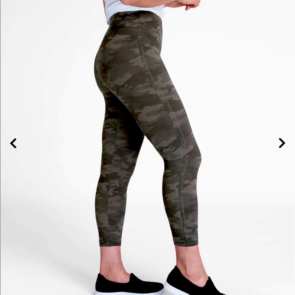 NEW WITH TAGS SPANX Look At Me Now green Desert Camo Cropped Leggings size 1x